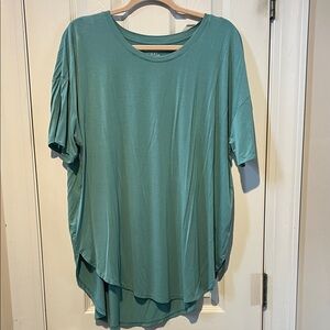 Time and Tru Teal Short Sleeve Top